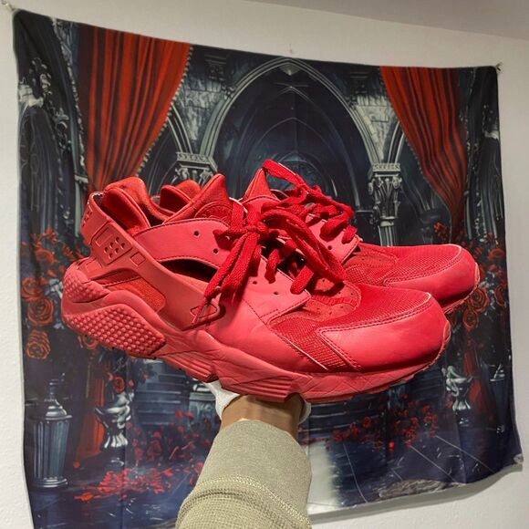 Nike Air Huarache Triple Red October Monochromatic Men's Size 14 - Sneaker - Picture 1 of 6